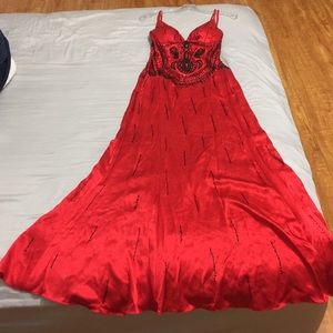 Femme Paris dress size 4 BNWT